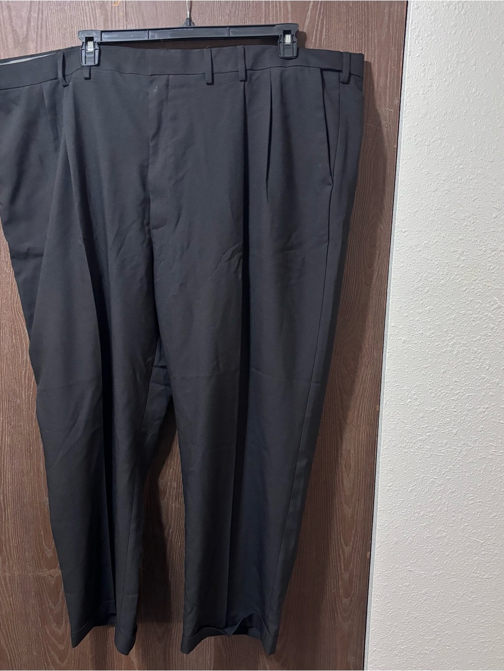Haggar Men's Black Pleated Chinos